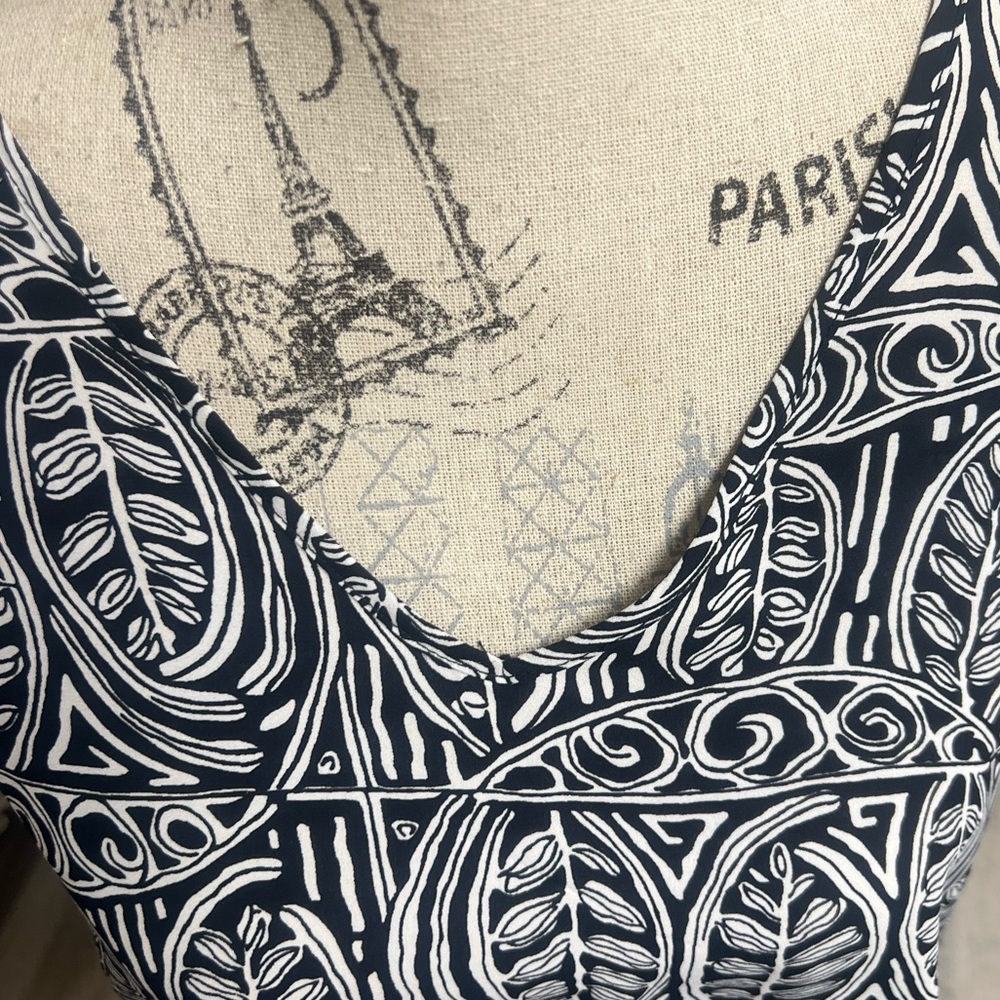 Loft Black & White Patterned Blouse! - Picture 5 of 13